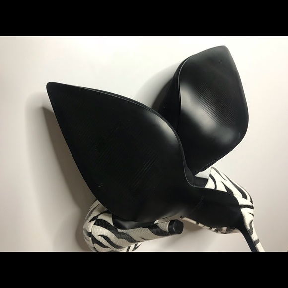 Shoes with my matching blouse - Picture 12 of 16